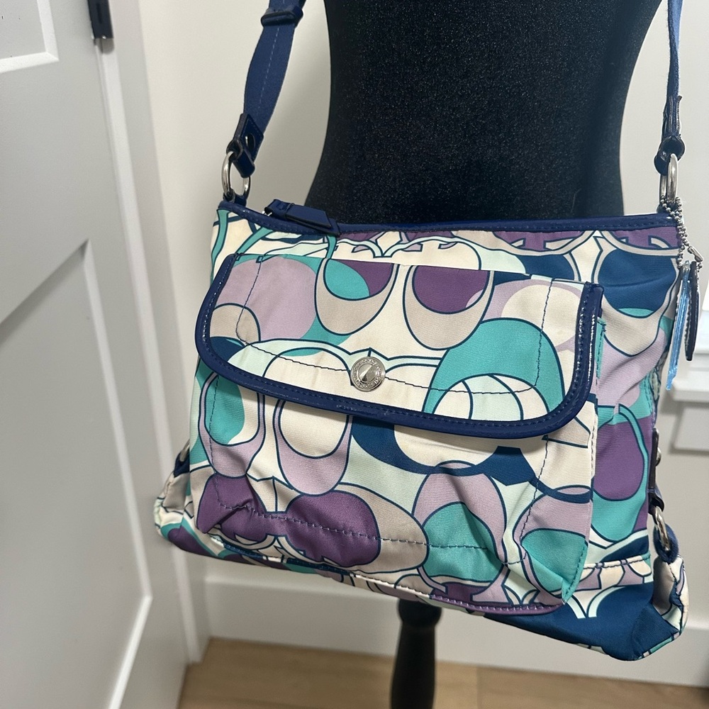 GUC Coach 💜 Kyra Daisy Nylon signature scarf Crossbody blue leather trim